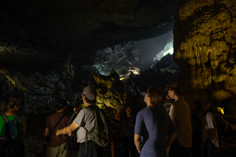 Ha Long Bay for school trips — beyond landscape to learning and tourism systems
