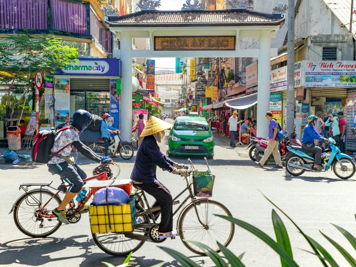 Vietnam: Regional Life in an Emerging Context