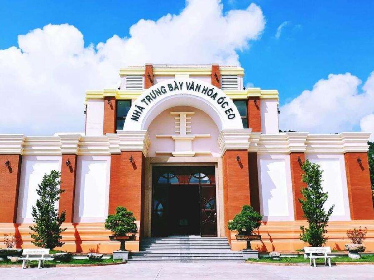 Archaeology and Early State Formation in Vietnam