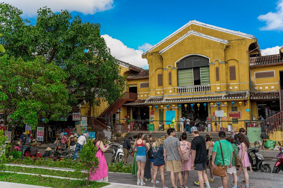 Students moving through Vietnamese urban space